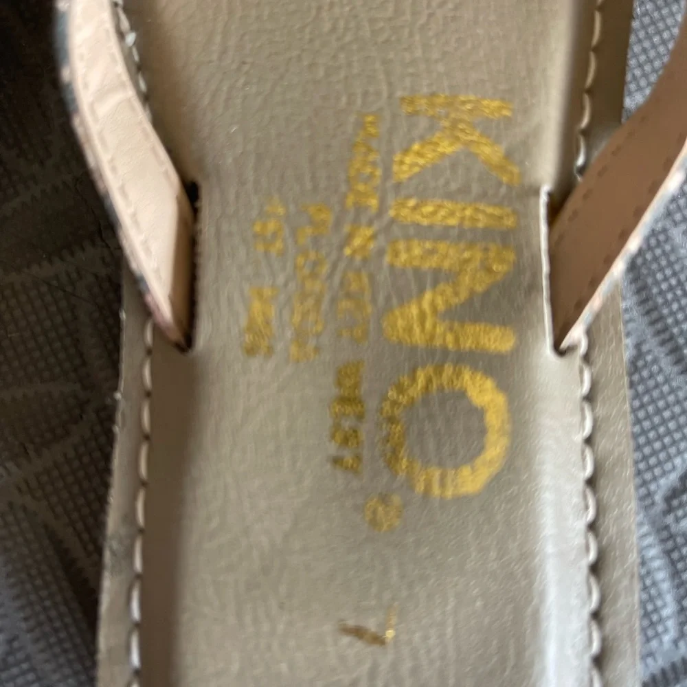 Sandals - Picture 2 of 4